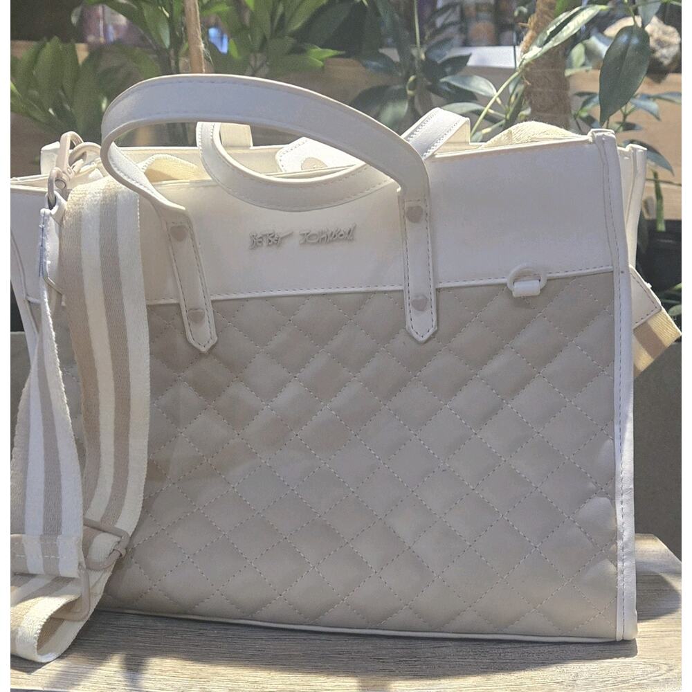 Gorgeous Betsey Johnson Handbag Shoulder Bag Purse Crossbody